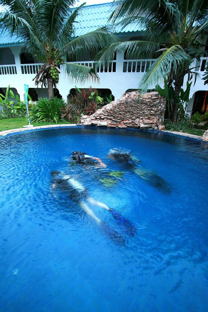 Asia Blue Beach Hostel Hacienda
