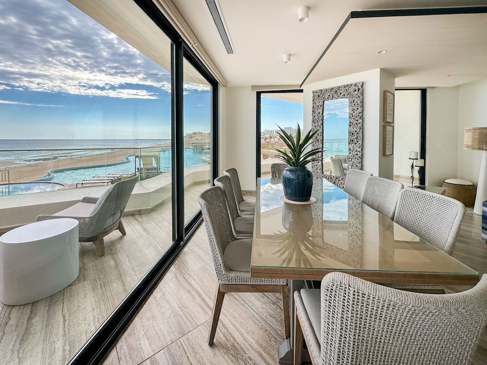 3BR Ground Floor Condo With Direct Pool Access