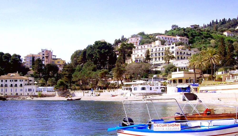 Hotel Villa Arianna - Image 1