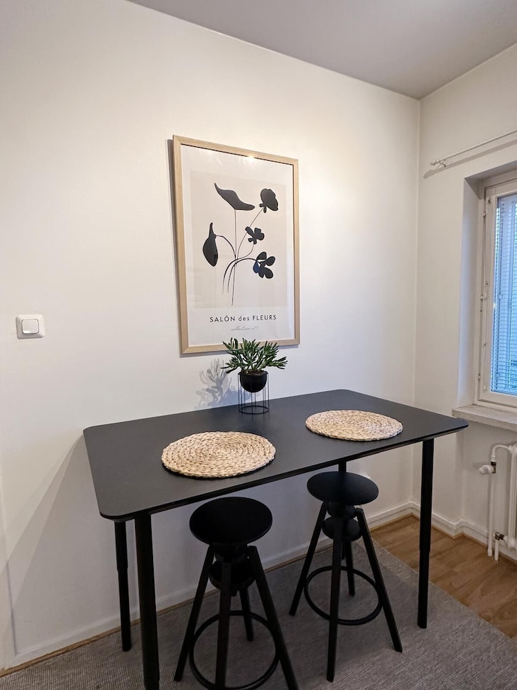 Bright & Cozy 2BR Home in Central Lahti