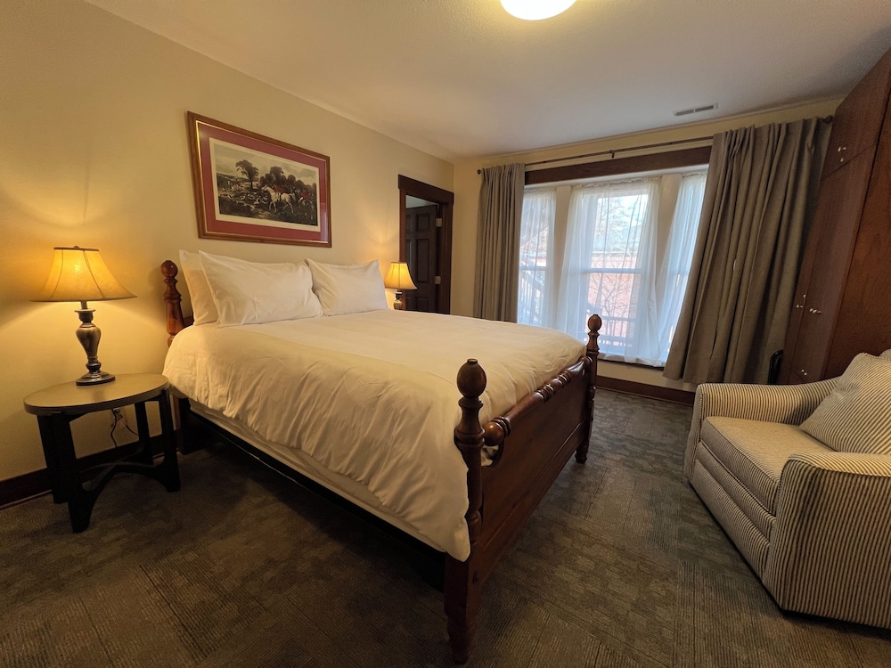 Charleston House Bed & Breakfast Inn