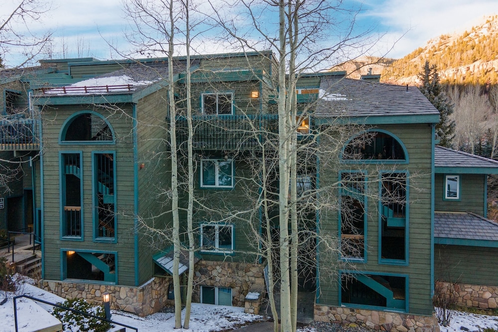Pandora by Avantstay Modern Mountain Escape in Great Location @ Entrance of Bear Creek Trail view 5