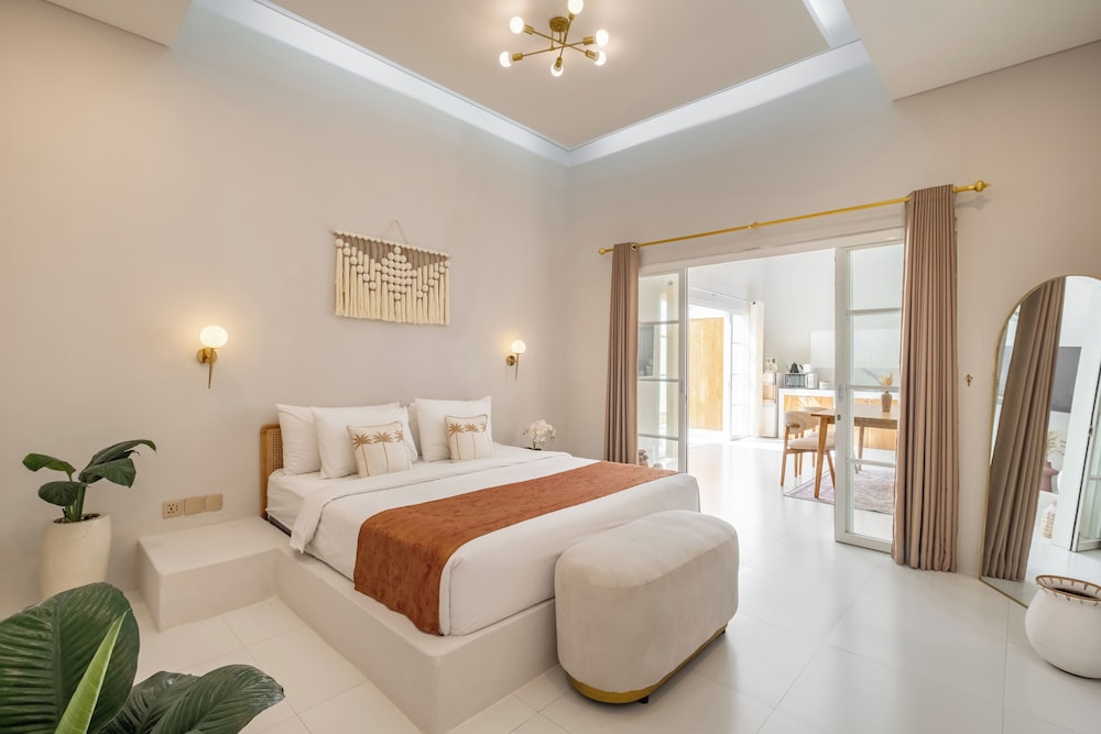 Private Pool Villa Ahana by OriVista