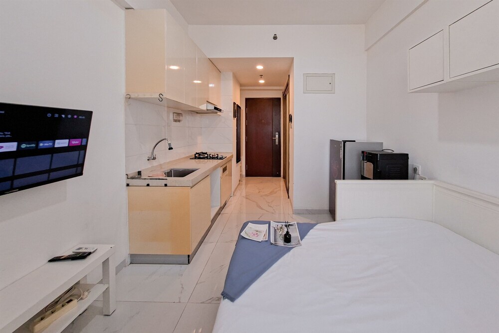 Studio Apartment Next To Mall At Sky House Bsd