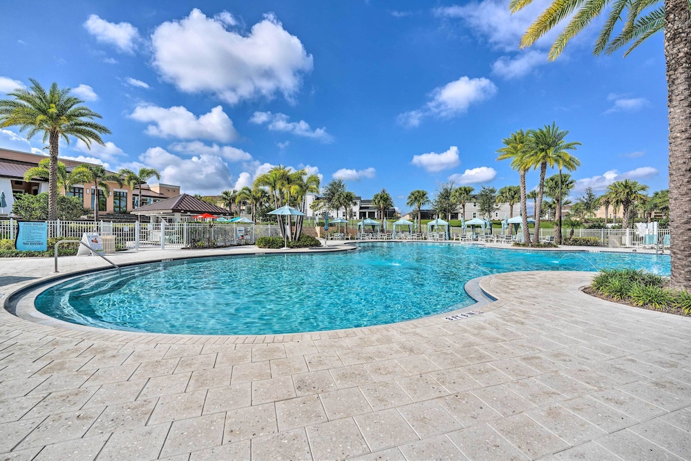 Home Near Theme Parks in Kissimmee: Family Perks!