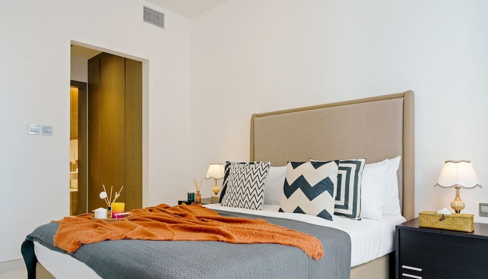 Manzil - 1BR District One Waterfront Living