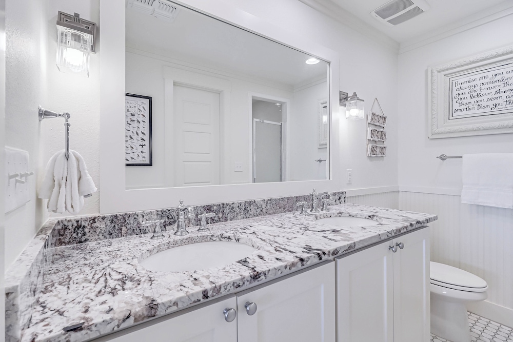 Beach Bungalow TC 2305