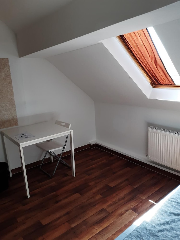 2-Rent Group Hostel Rooms&Apartments EVE168