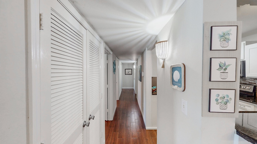 Delightful 3BR Condo Near Gulf Shores With Pool & Hot Tub