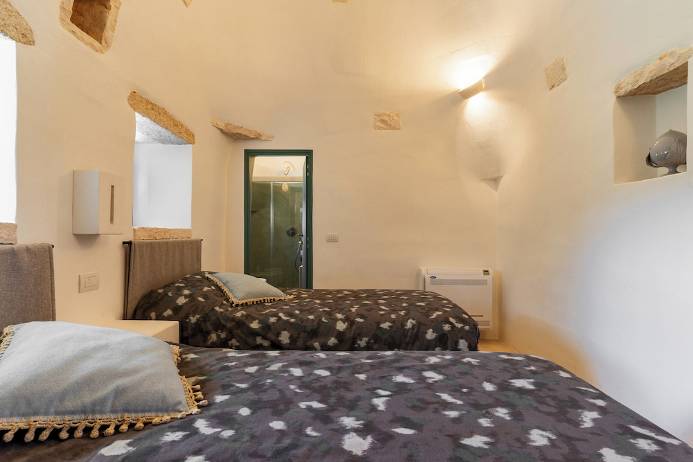 Trullo Pietra Rossa with Pool by Wonderful Italy