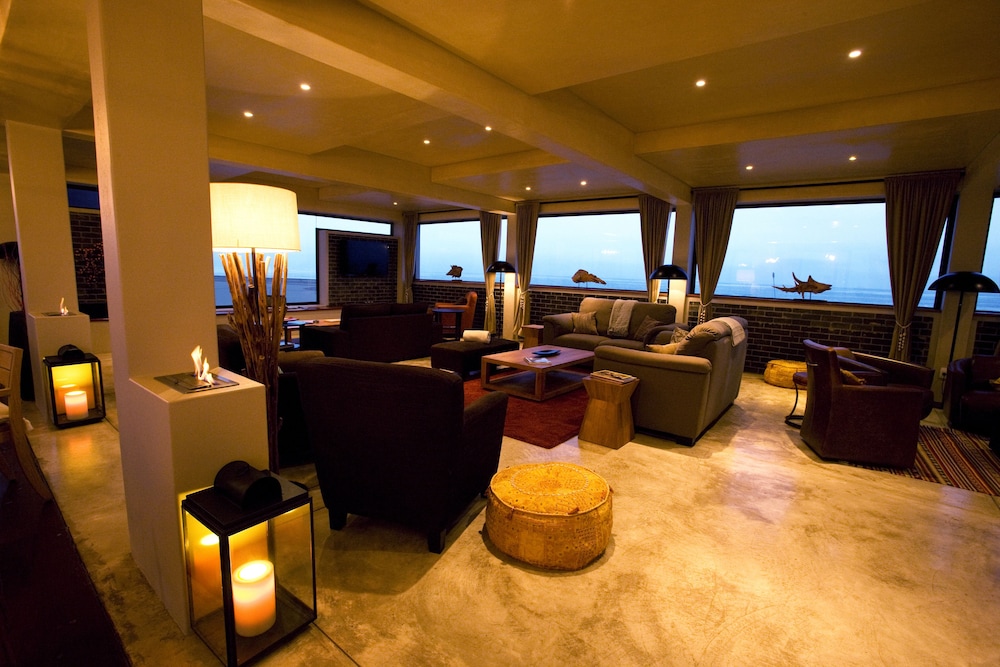 Pelican Point Lodge