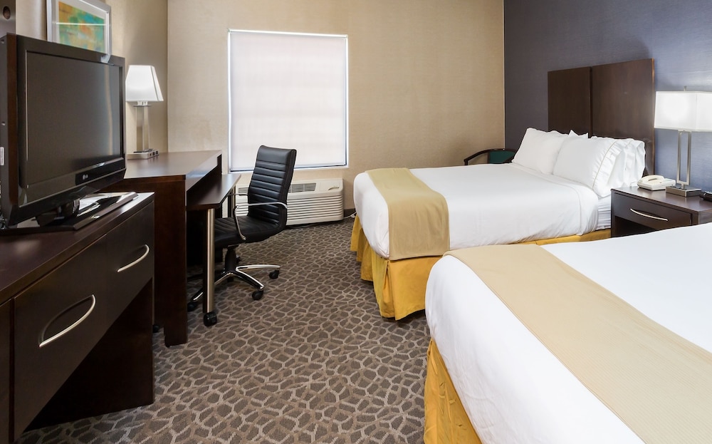 Holiday Inn Express Hotel Suites Mt. Holly, an IHG Hotel - Property Image 2
