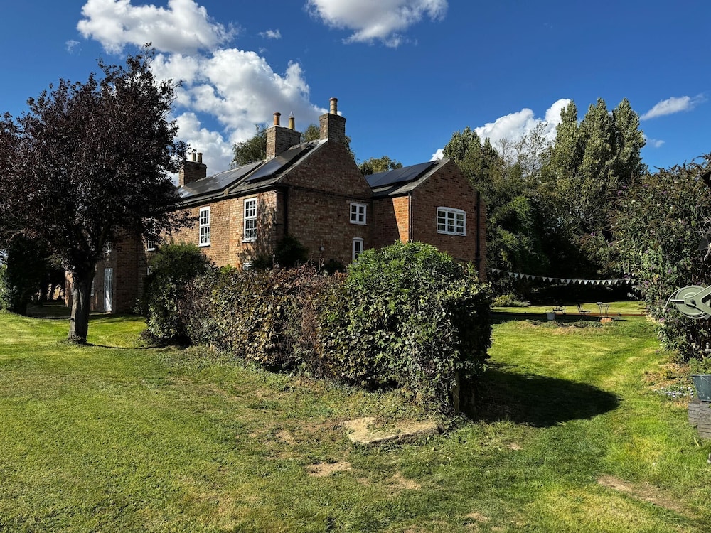 Guys Head Cottage