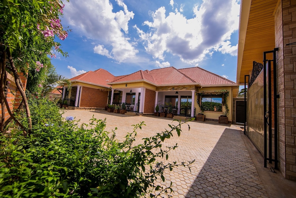 Nyumbani Cottages