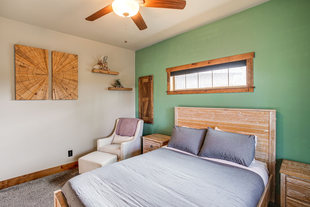 Spacious Priest River Retreat: 35 Mi to Schweitzer view 2