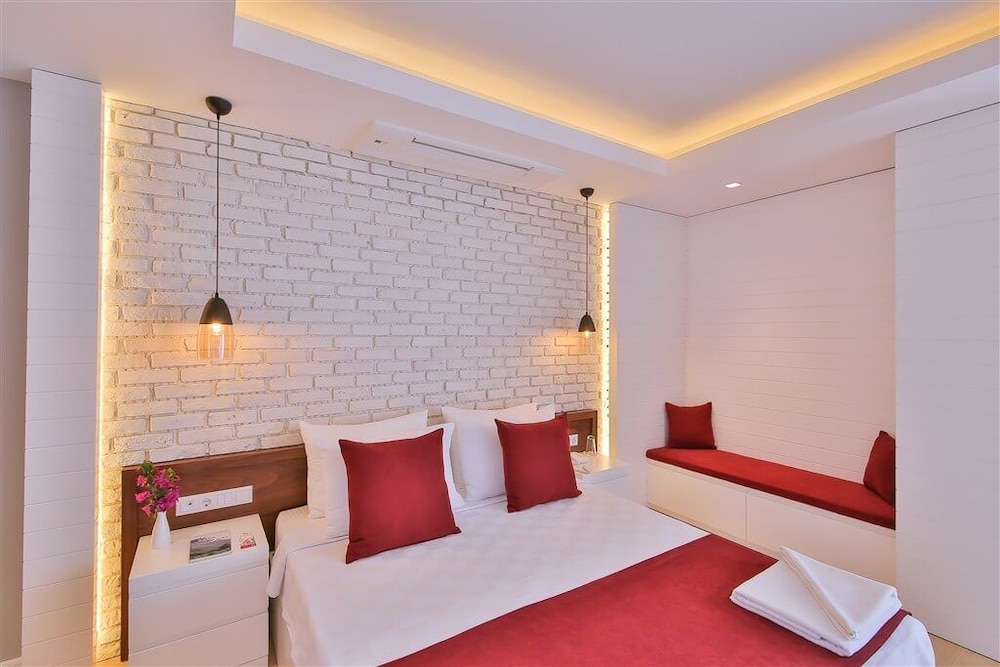 Lale Hotel - Image 11