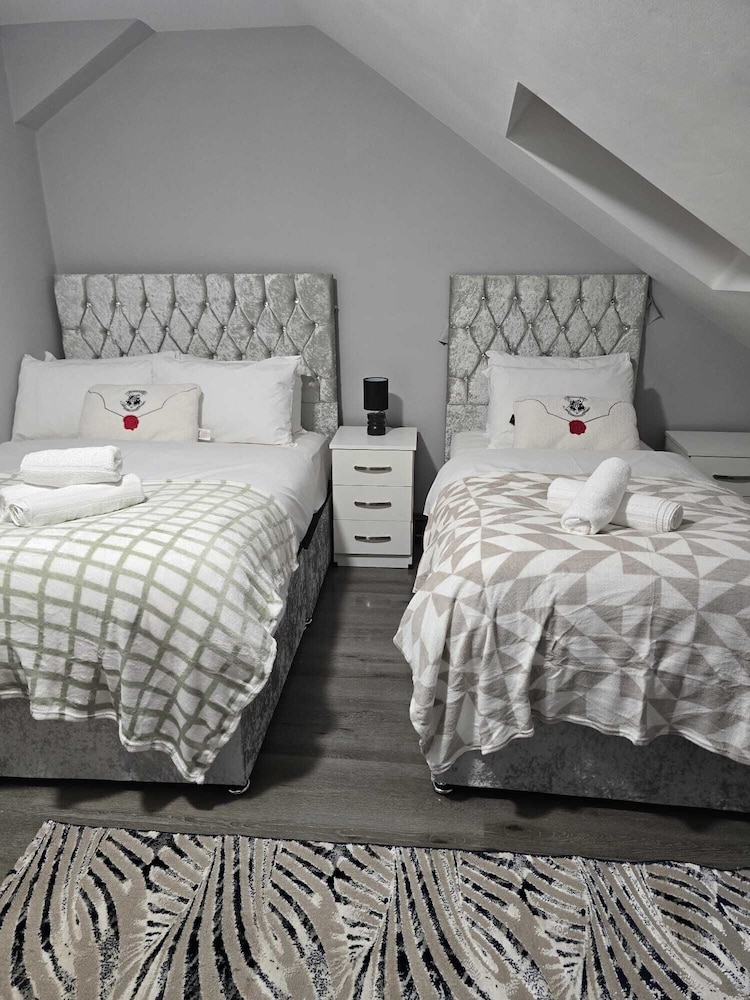 Heathrow roomzzzz B&B