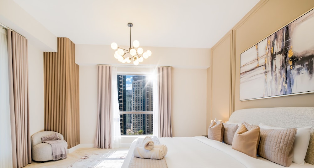 LUX The Luxurious Central JBR Suite 2