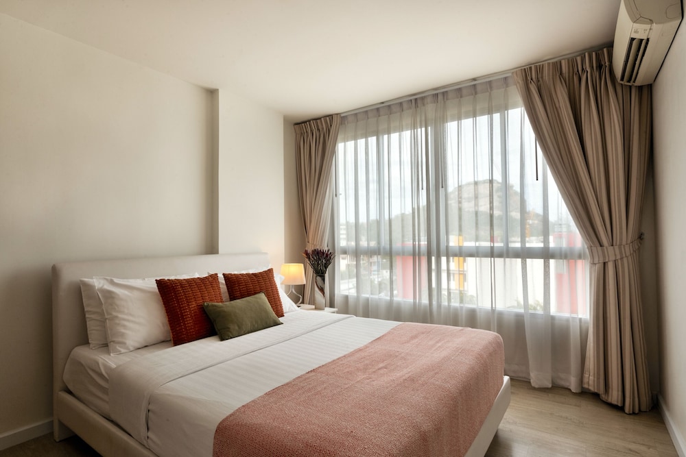 First Choice Suites by the Sea