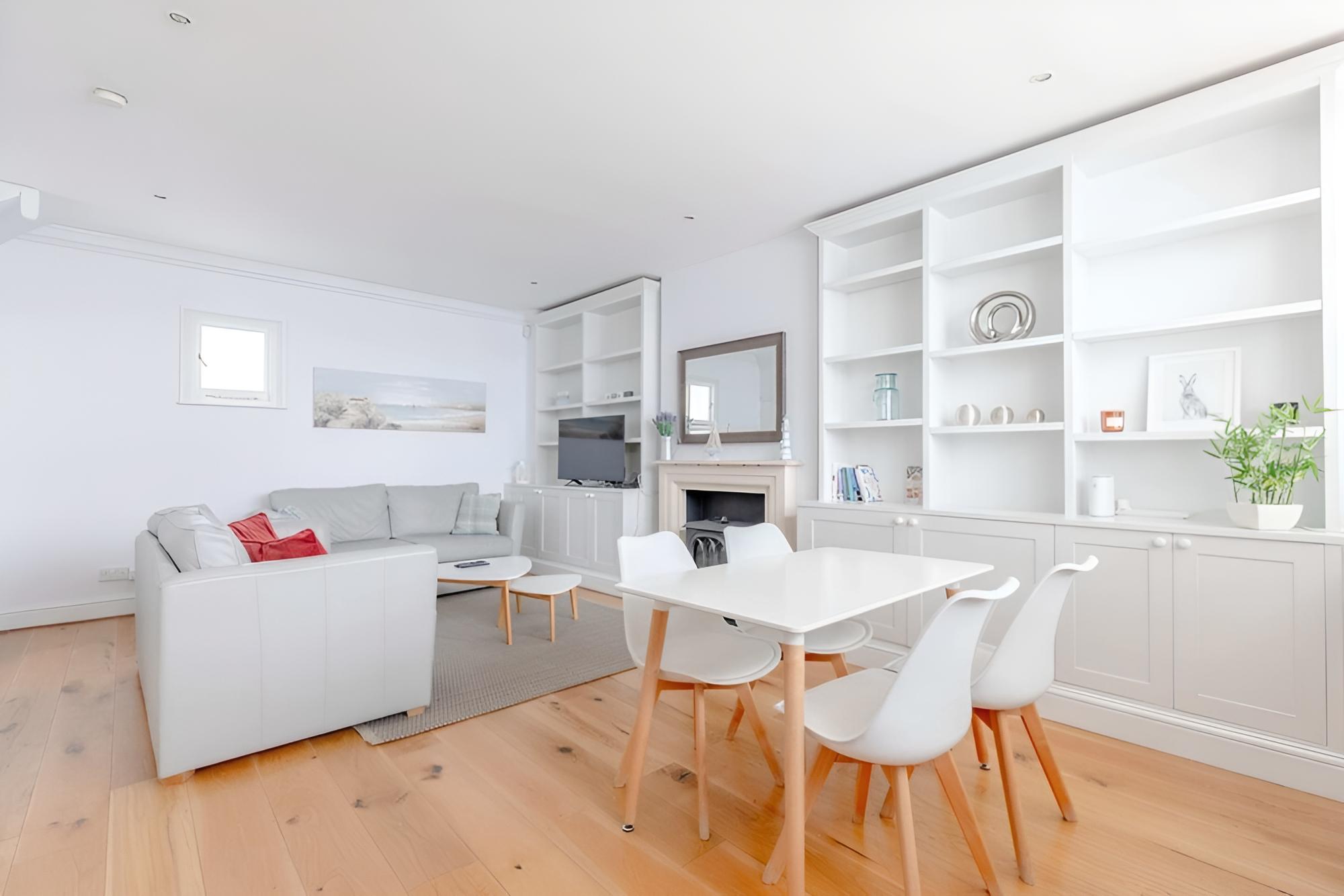 Central & Stylish 2BD Home Near Kensington Gardens