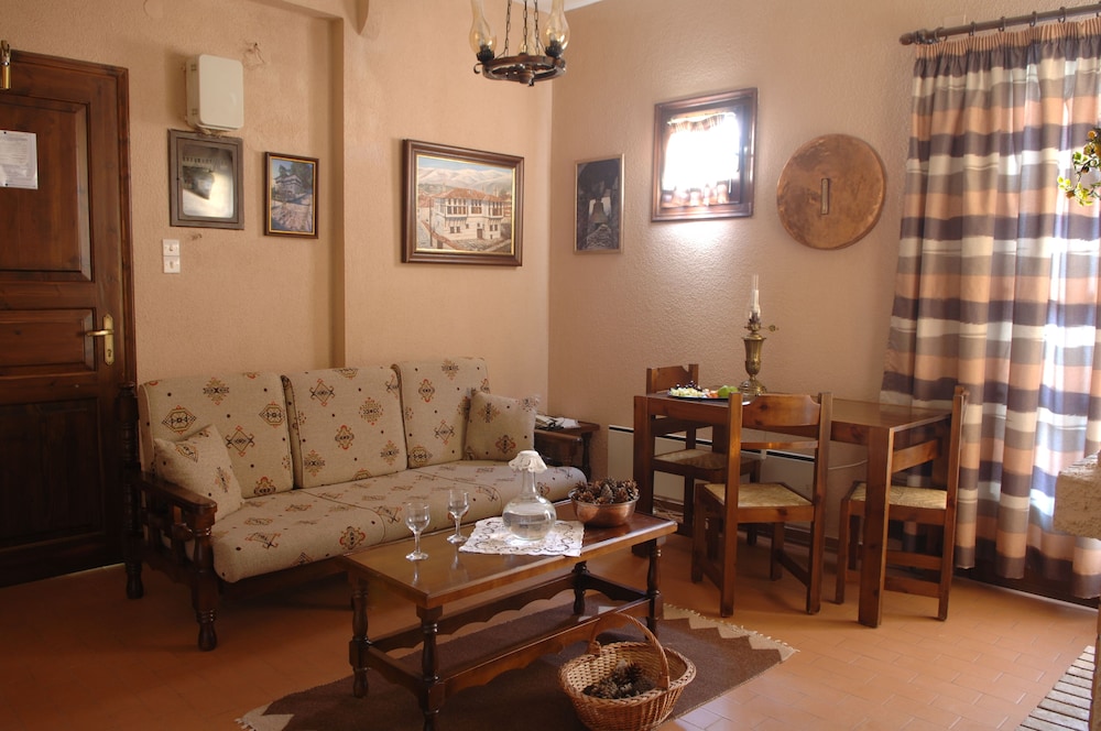 Rigas Hotel Arachova - Property Image 1