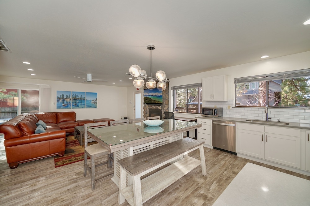 The Azure Tahoe Cabin 3 Bedroom Home