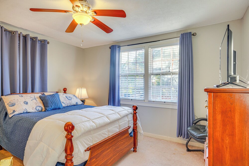 Cozy Home Near Bay Access in Panama City!