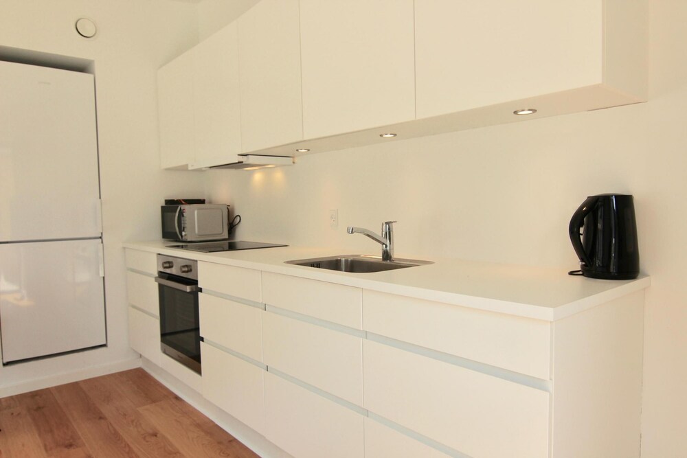 Private 1-bed Townhouse w Terraces view 5