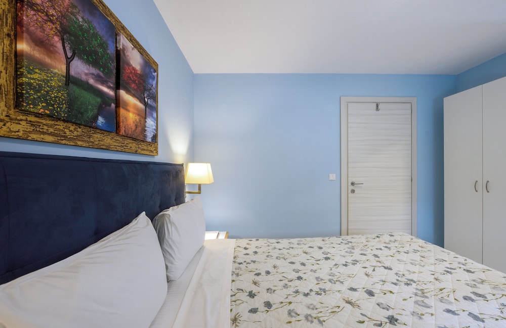 Elpiniki Luxury Apartments photo 3