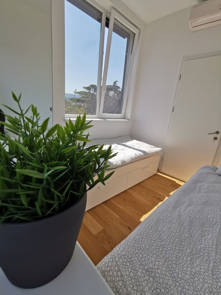 Apartments Egis Koper