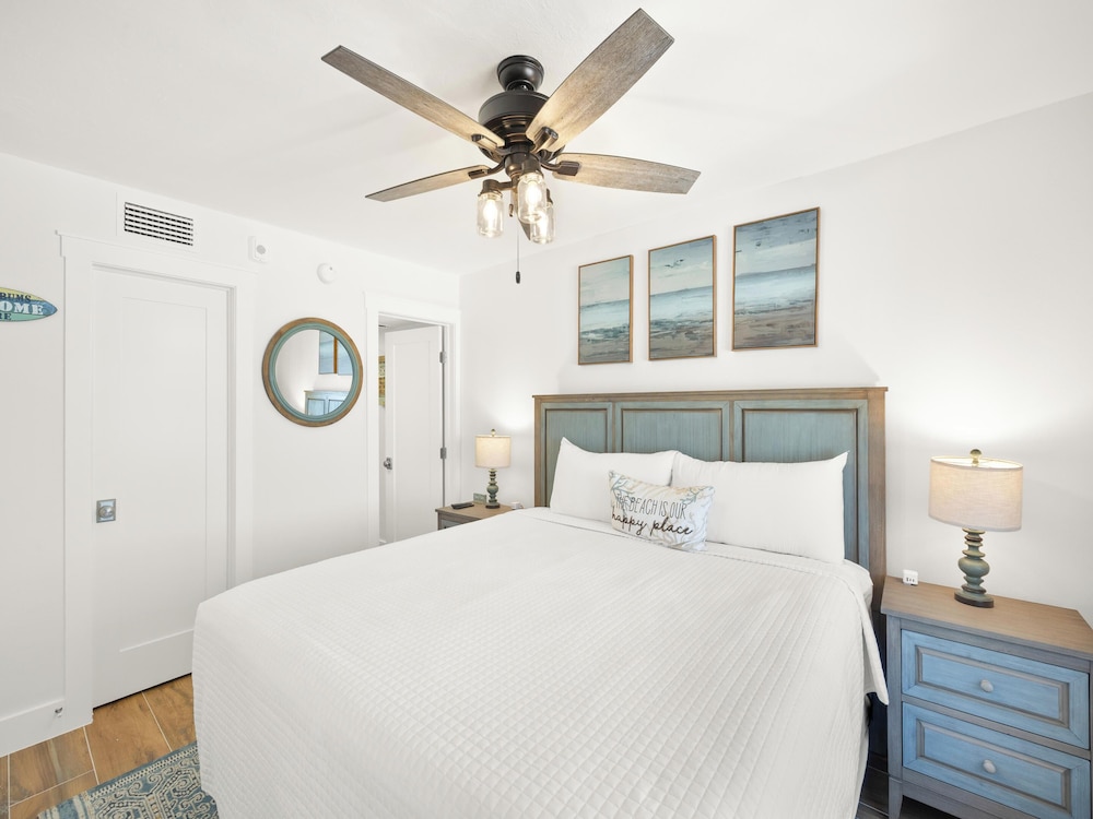 Seaside 2 by Distinctive Beach Rentals