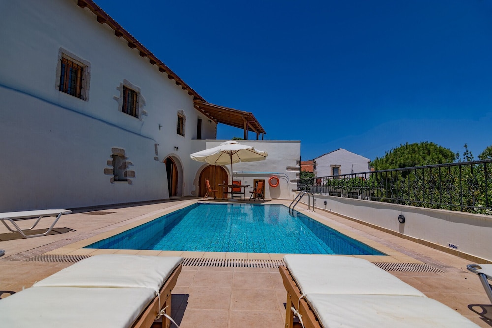 Mylo Villa