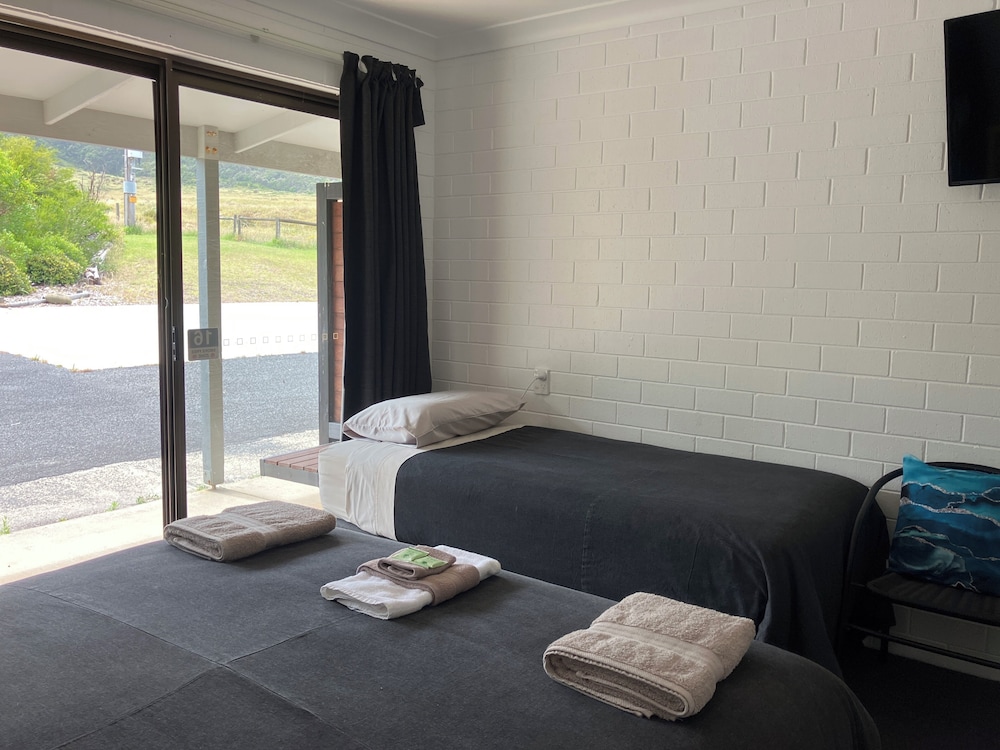 61 OCEAN ROAD MOTEL
