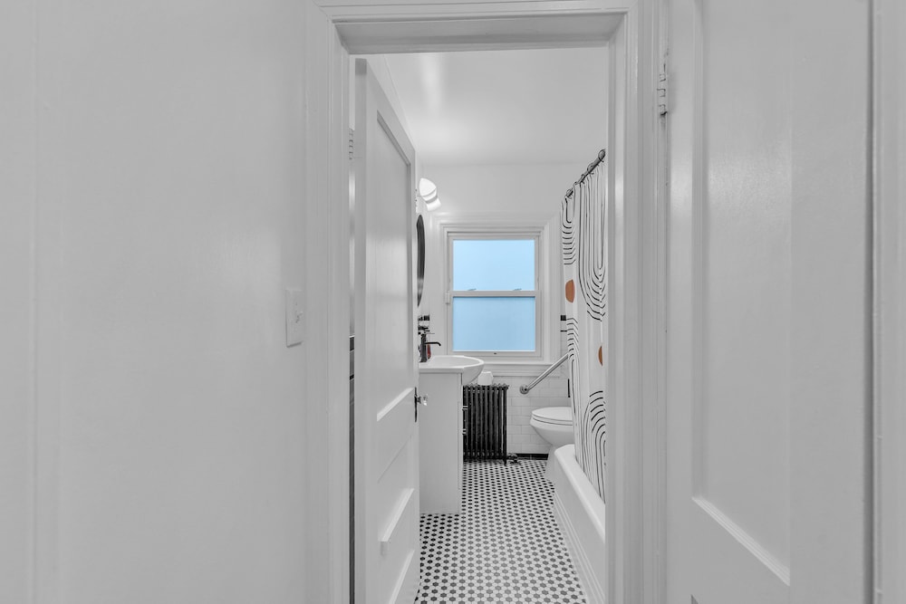 Cozy Getaway Quiet Neighborhood Near Dt 2 Bedroom Townhouse