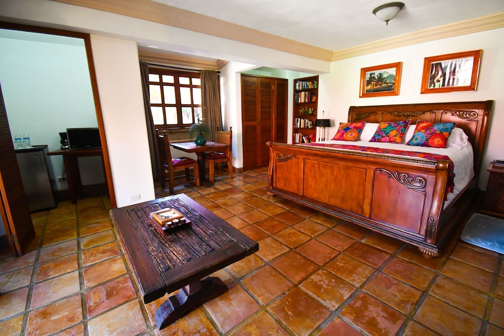 Collection O Casa Bella Hotel Boutique, Cabo San Lucas