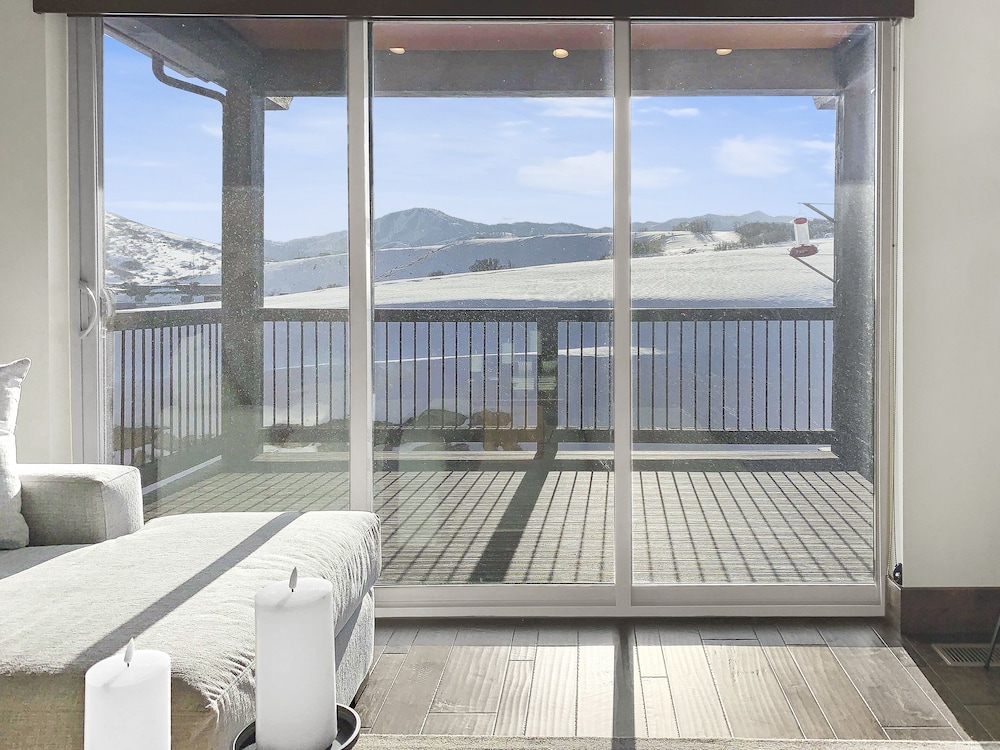 Black Rock Ridge 2 Bedroom Home by RedAwning view 5