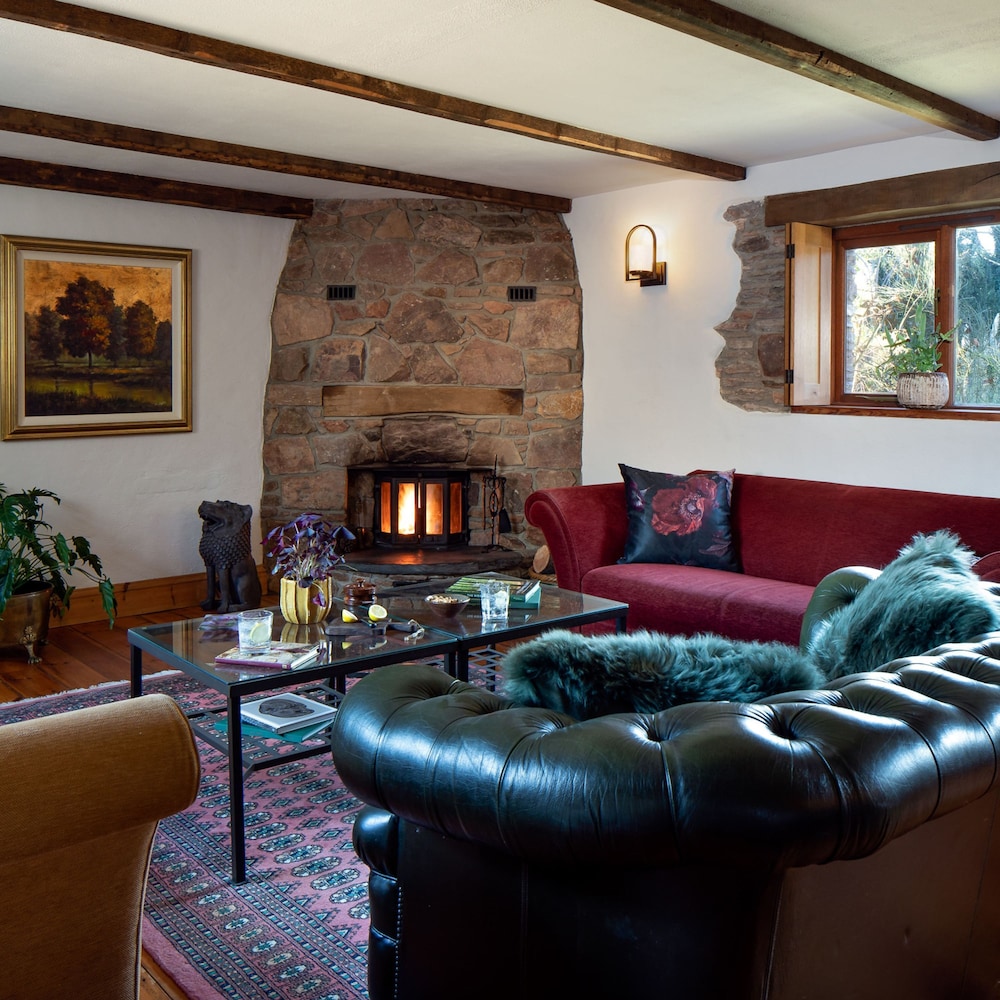 Old Coach House in Berry Pomeroy view 2