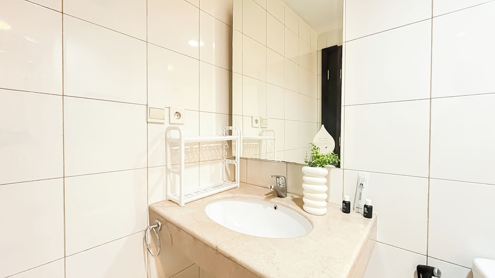 Contemporary Minimalist 2Br Apartment At Somerset Berlian Kebayoran Lama