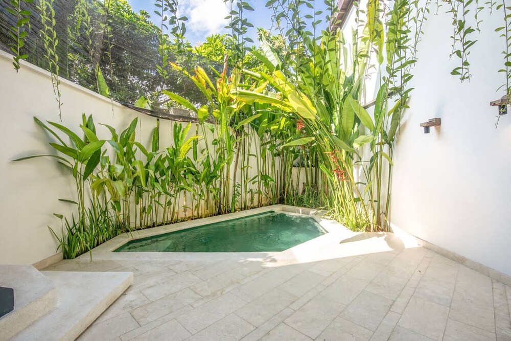 BA Villa 8 1 BR Villa 800 to Echo Beac Elegant 1-br Villa With Pool 800m to Echo Beach