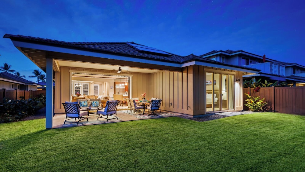 Private Yard and Outdoor Area - AC & Shared Pool - Golf Views - Vrkcv