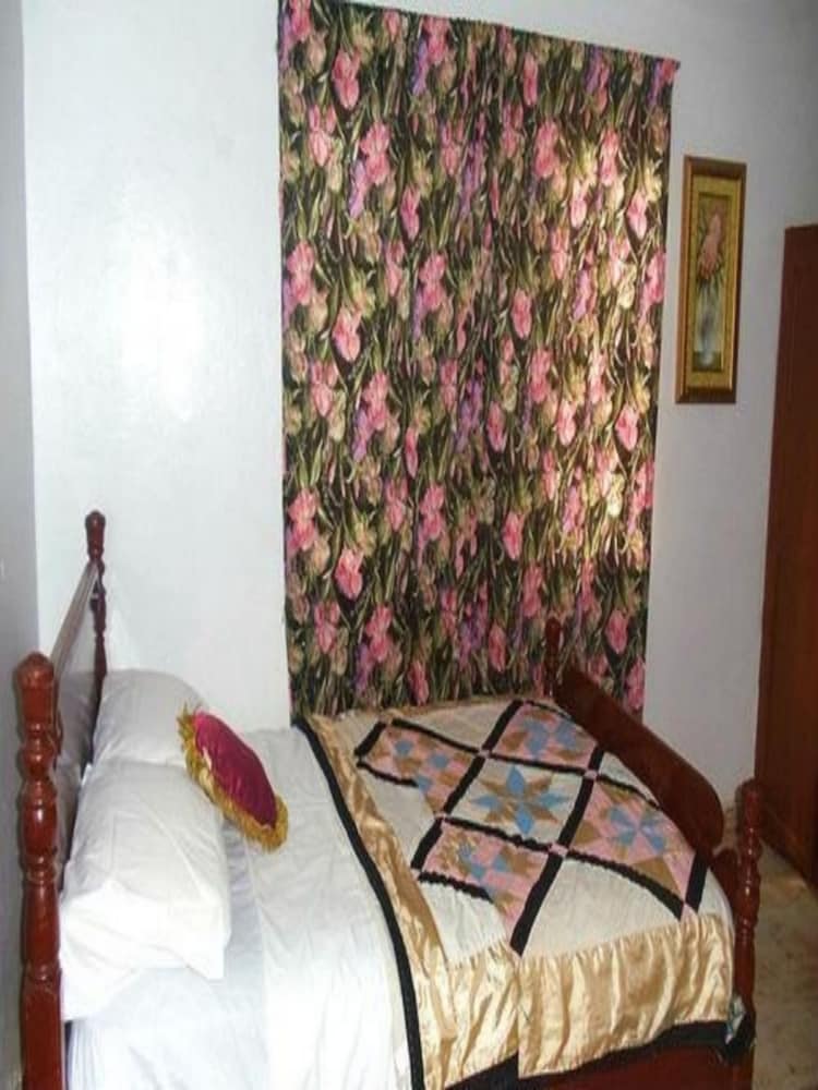 Classy Holiday Villas With Pool in Accra, Ghana view 5