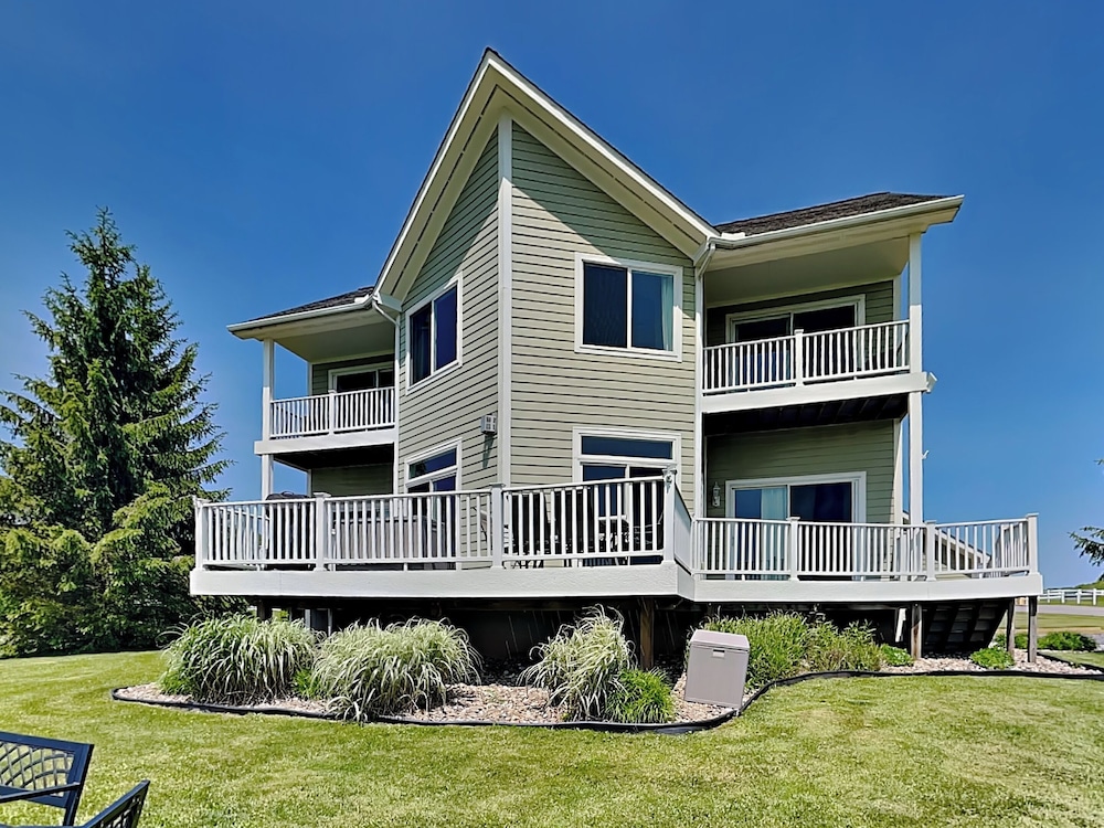 Dacha Verde by Taylor Made Deep Creek