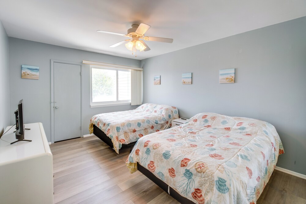 Walk to Brigantine Beach: Condo w/ Furnished Patio