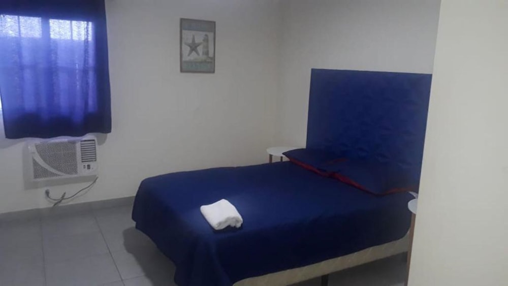 Express Inn Panama International Airport Hostel