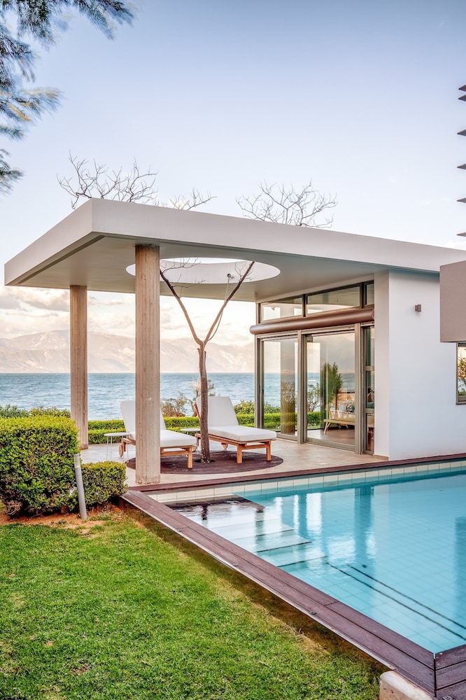 Lefkon Villa With Pool by the Sea - N Peloponnese