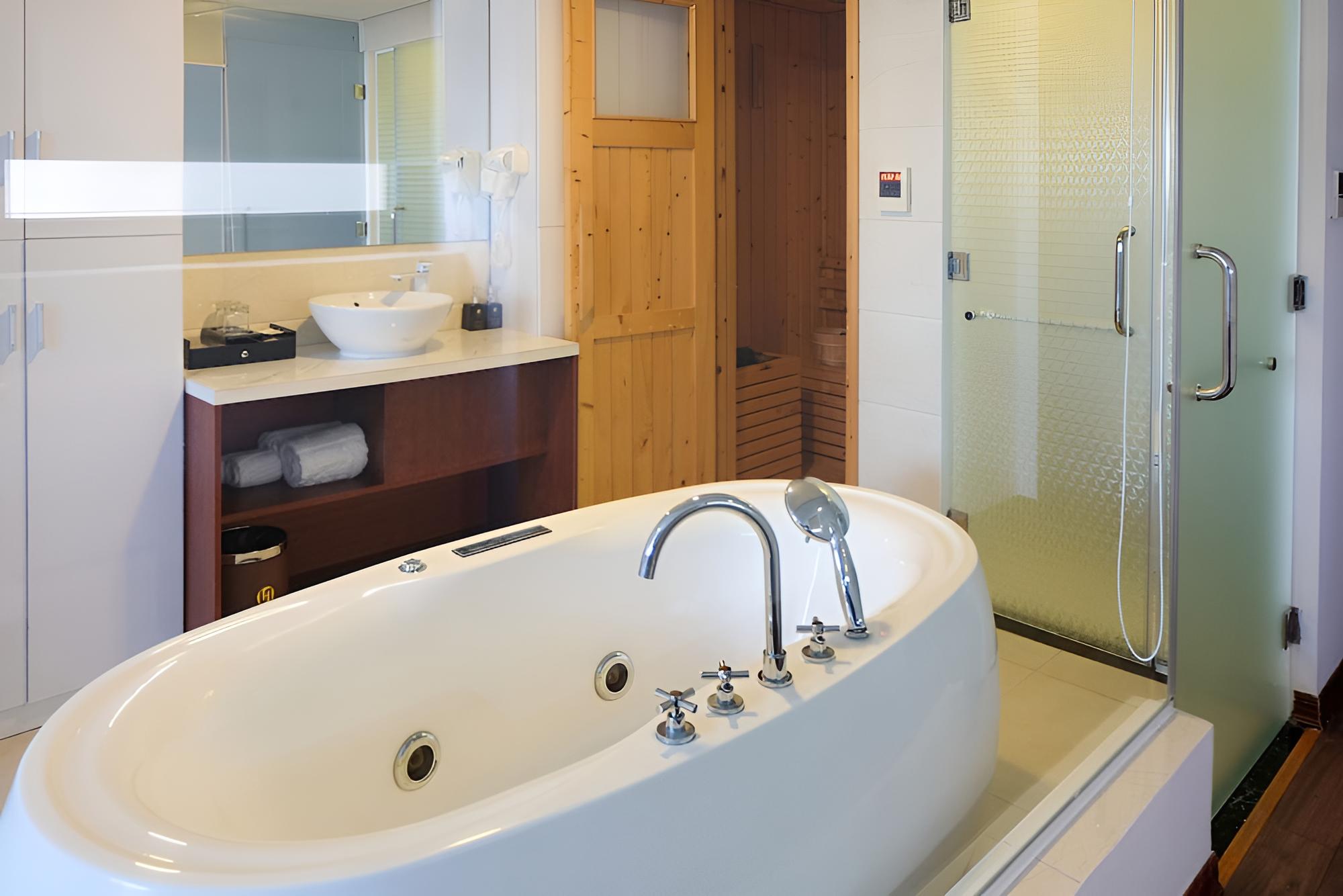 Le Hoang Beach Hotel