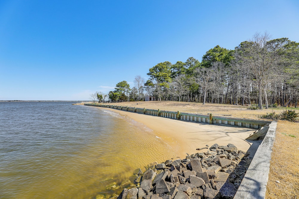 Private Beach & Fishing Pier: Wicomico River House