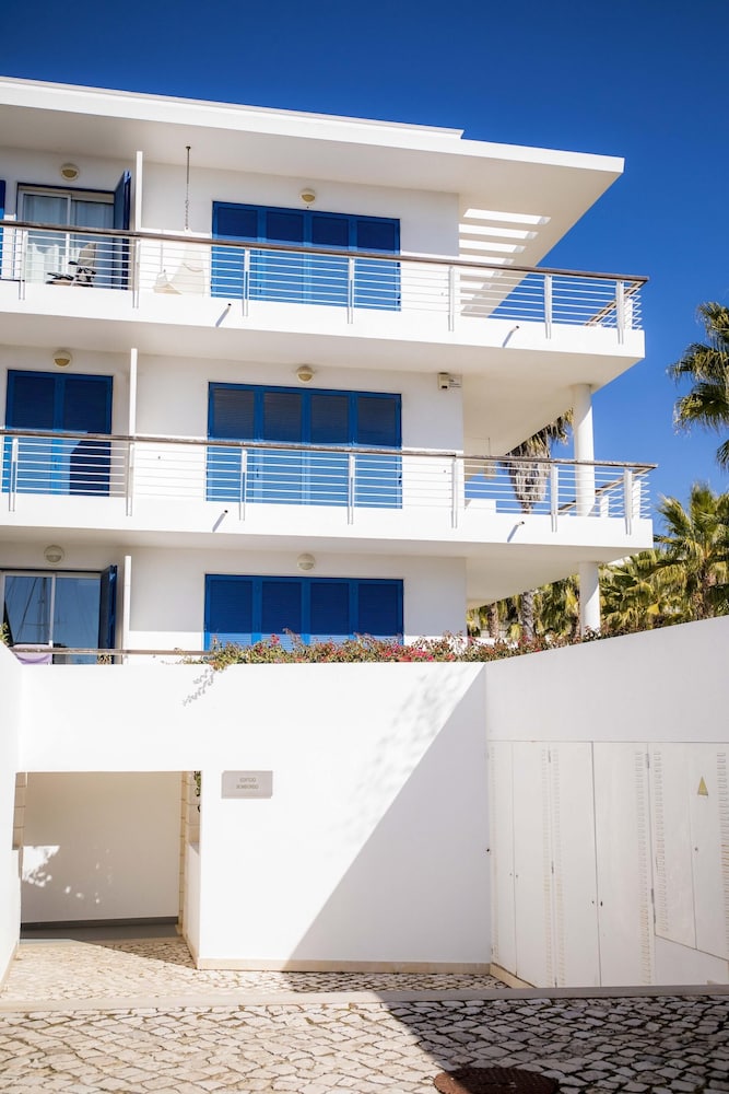 B06 - Top Floor Marina Club 2 Bed Apartment by DreamAlgarve