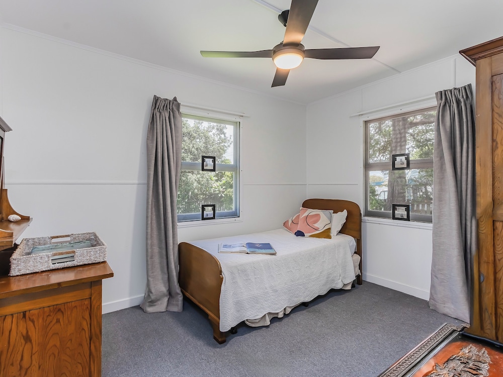 Cozy Pet Friendly Beach House