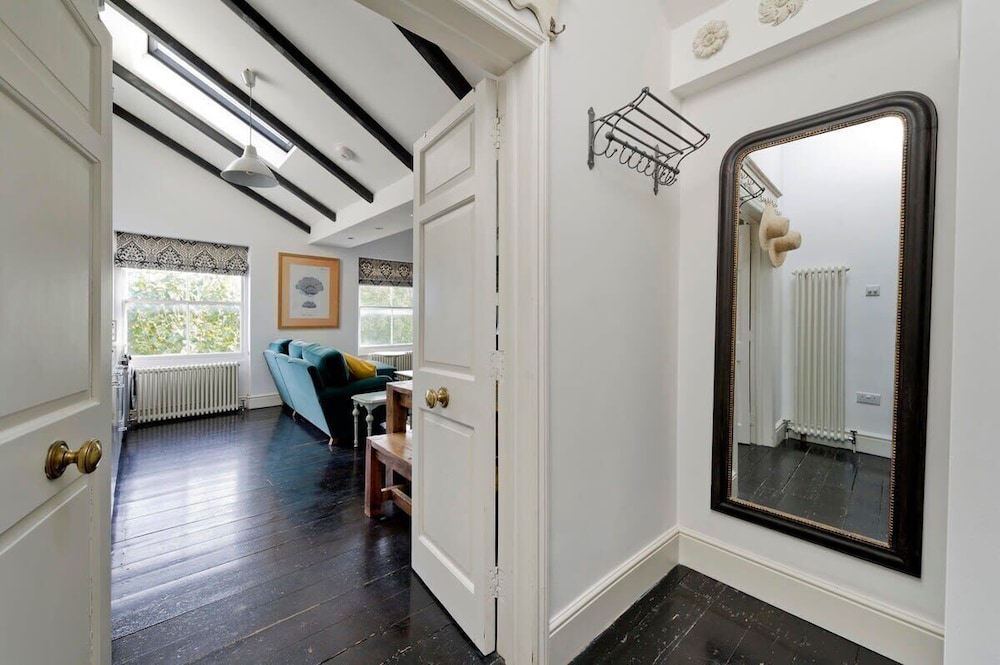1 Bed Bohemian Loft Style Apt